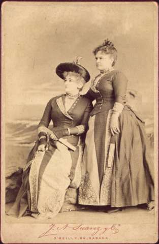 Dos mujeres (ca. 1880)